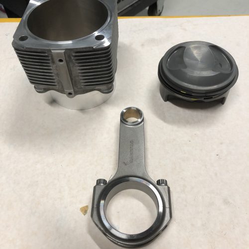 Mahle RSR pistons with Forged conrods